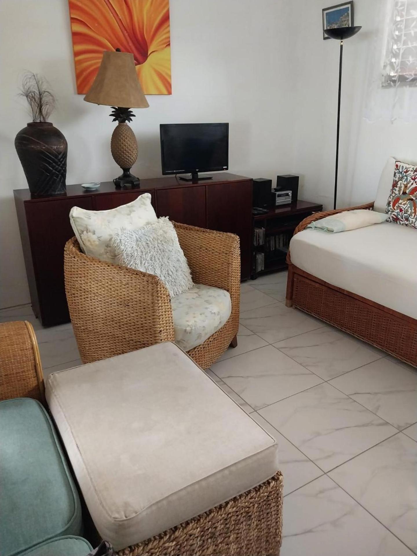 Attractive 2-Bed Apartment Stunning Sea View Dickenson Bay Εξωτερικό φωτογραφία